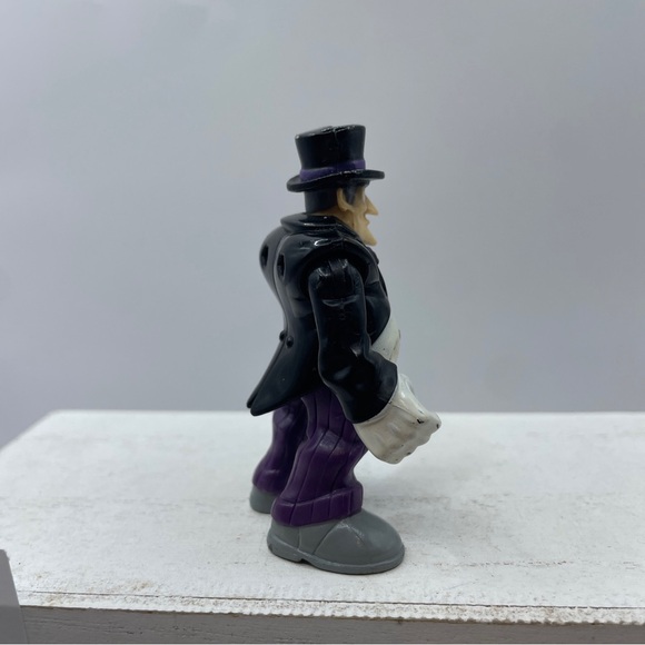 Fisher Price The Penguin Imaginext DC Comics Super Friends Action Figure 3" - Picture 3 of 7